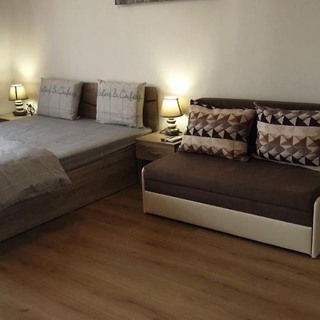 Villa Rossa Apartments Равда Экстерьер фото