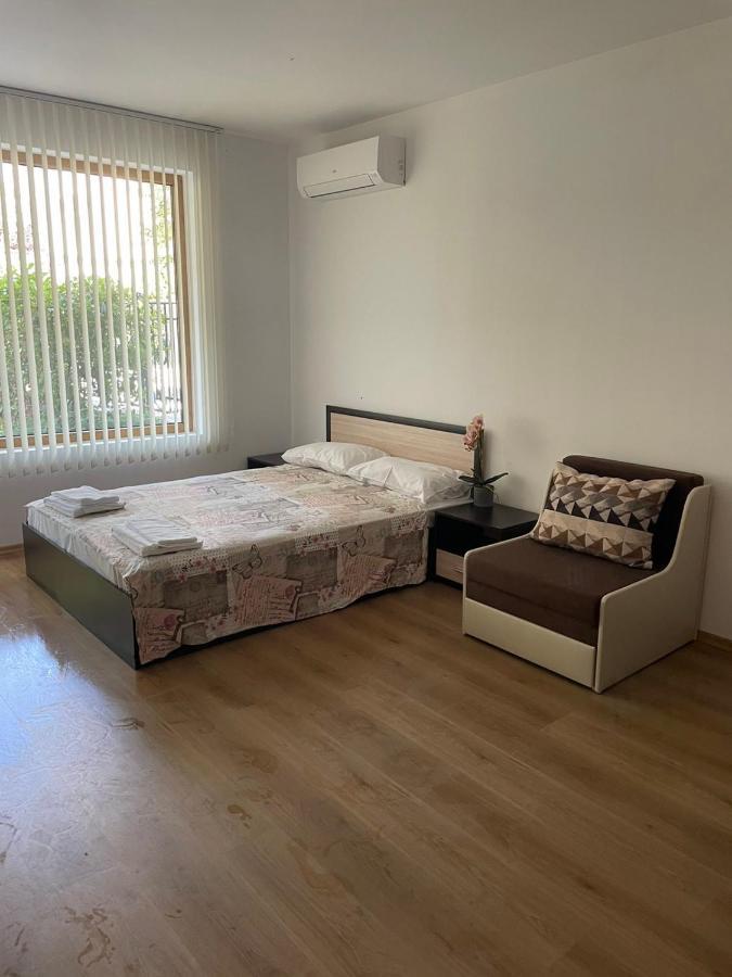 Villa Rossa Apartments Равда Экстерьер фото